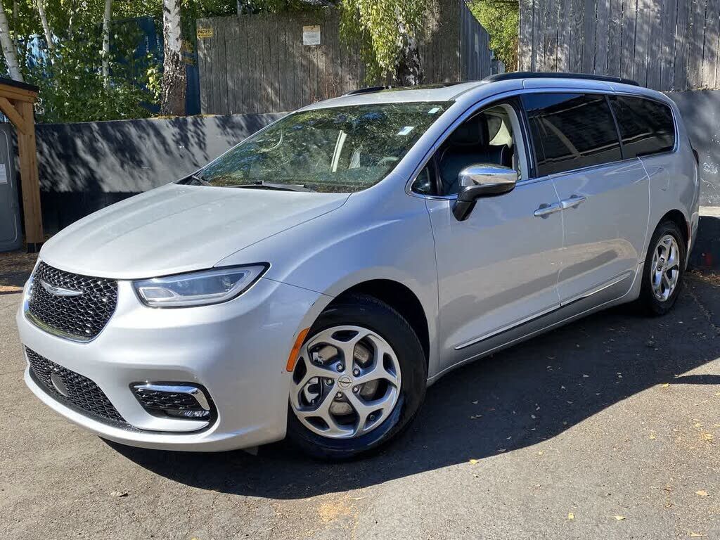2023 CHRYSLER Pacifica