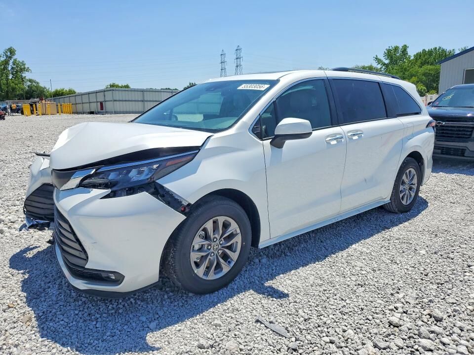 2026 TOYOTA Sienna