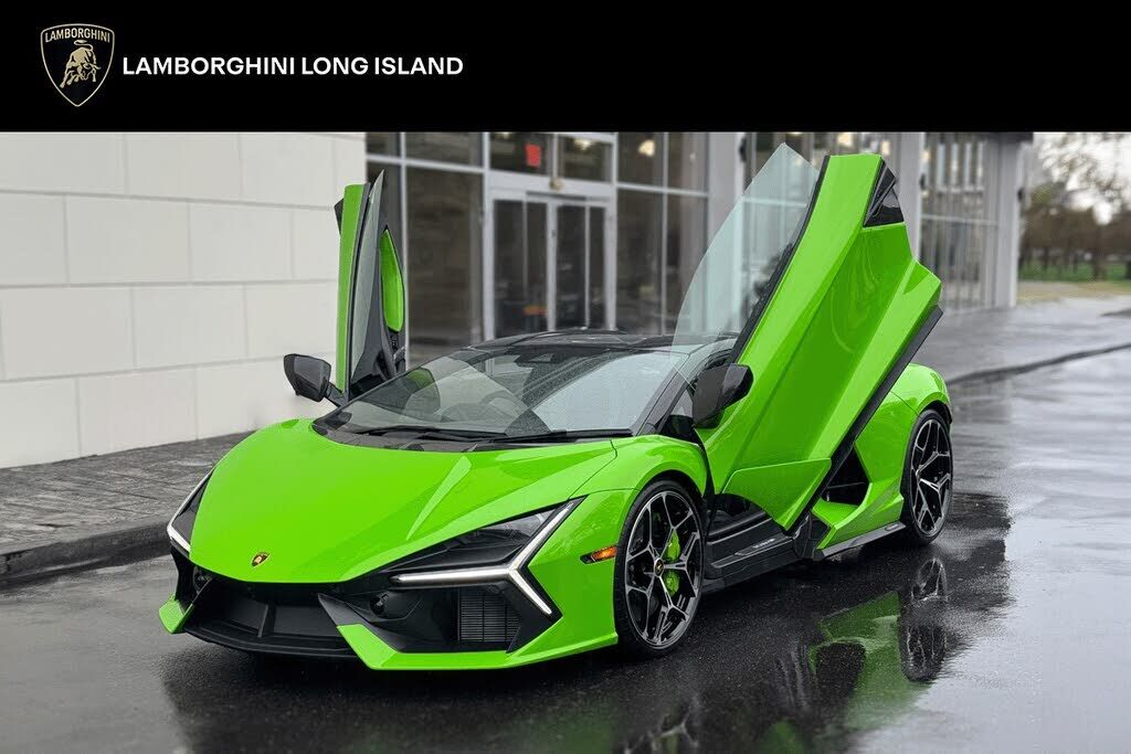 2025 LAMBORGHINI Revuelto