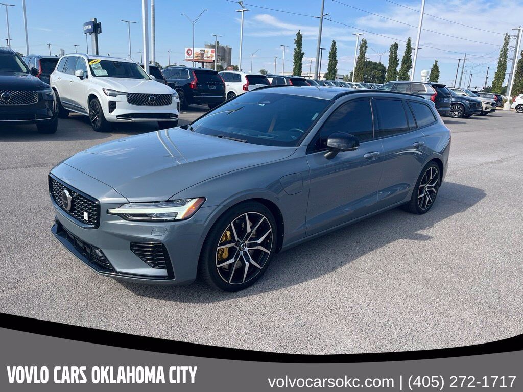 2024 VOLVO V60