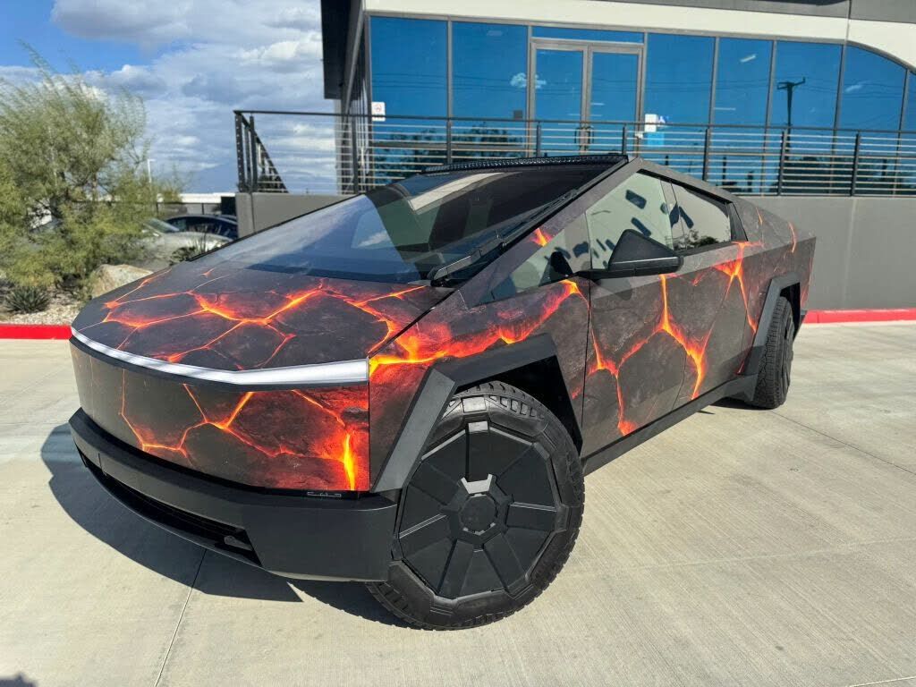 2024 TESLA Cybertruck