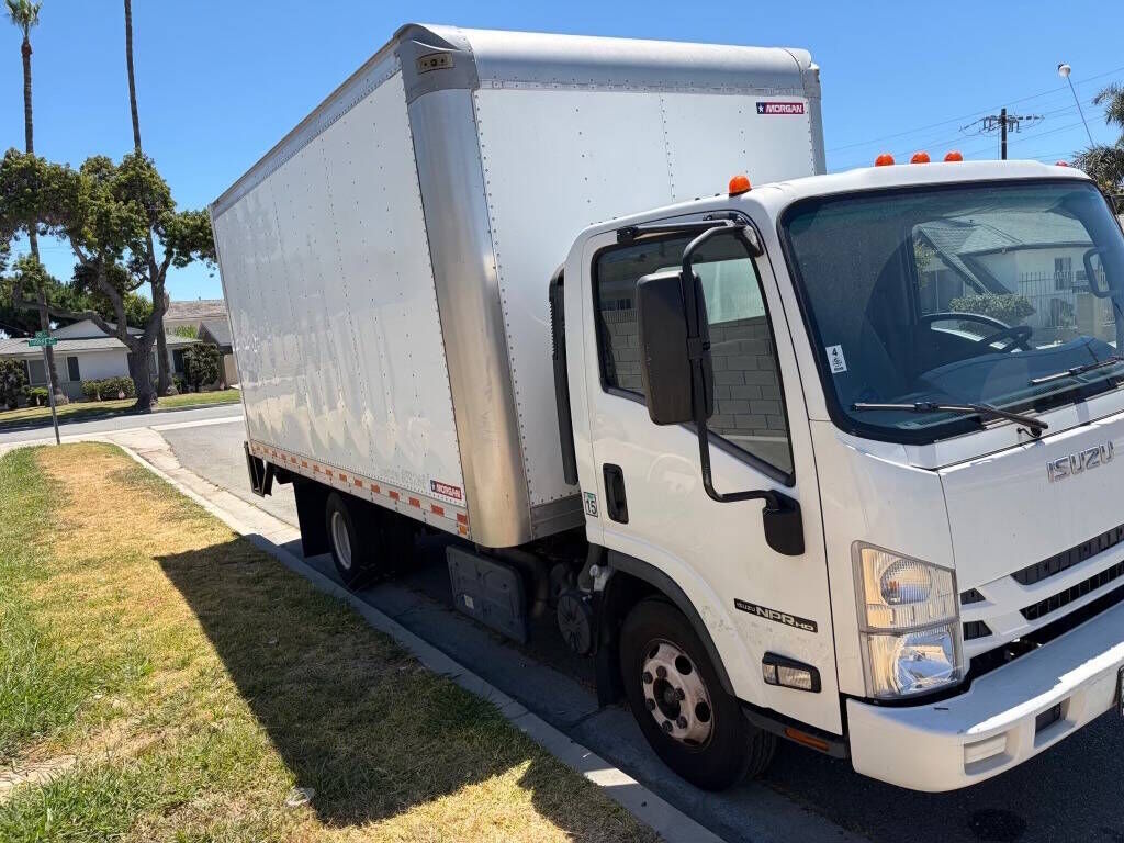 2021 ISUZU NPR-HD