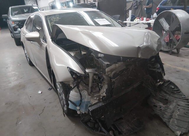 2018 LEXUS ES