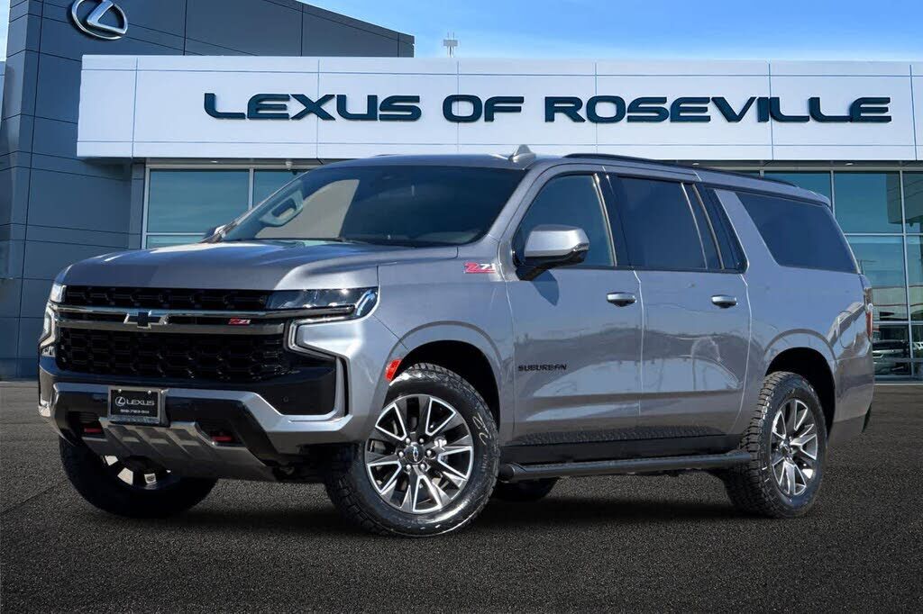 2022 CHEVROLET Suburban