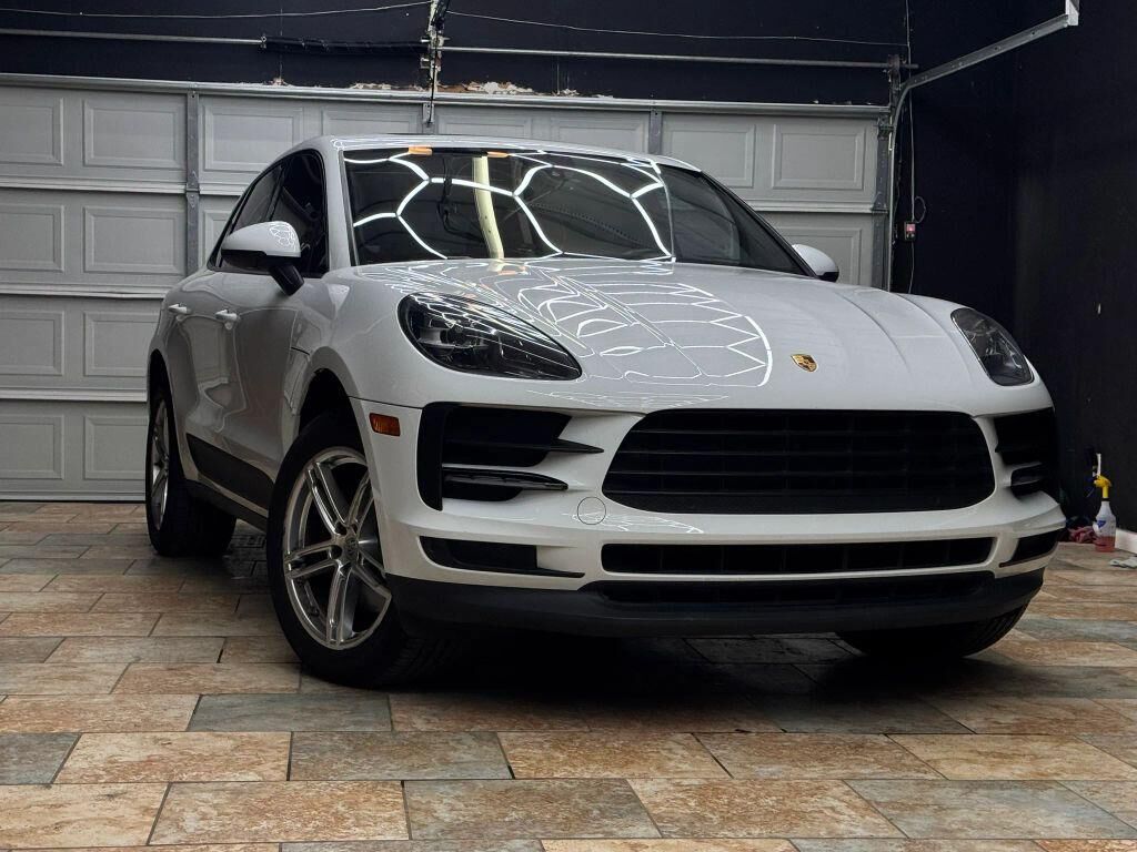 2020 PORSCHE Macan