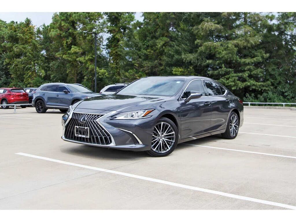 2022 LEXUS ES