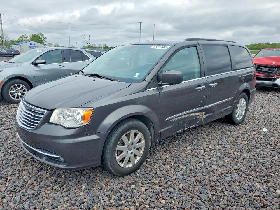 2016 CHRYSLER Town and Country