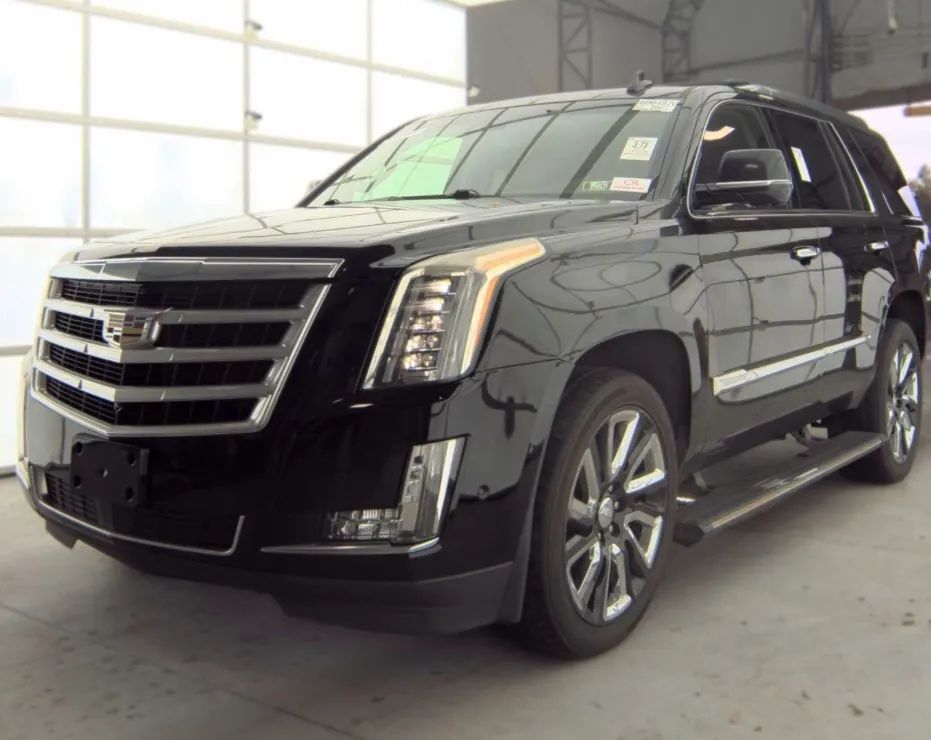 2017 CADILLAC Escalade