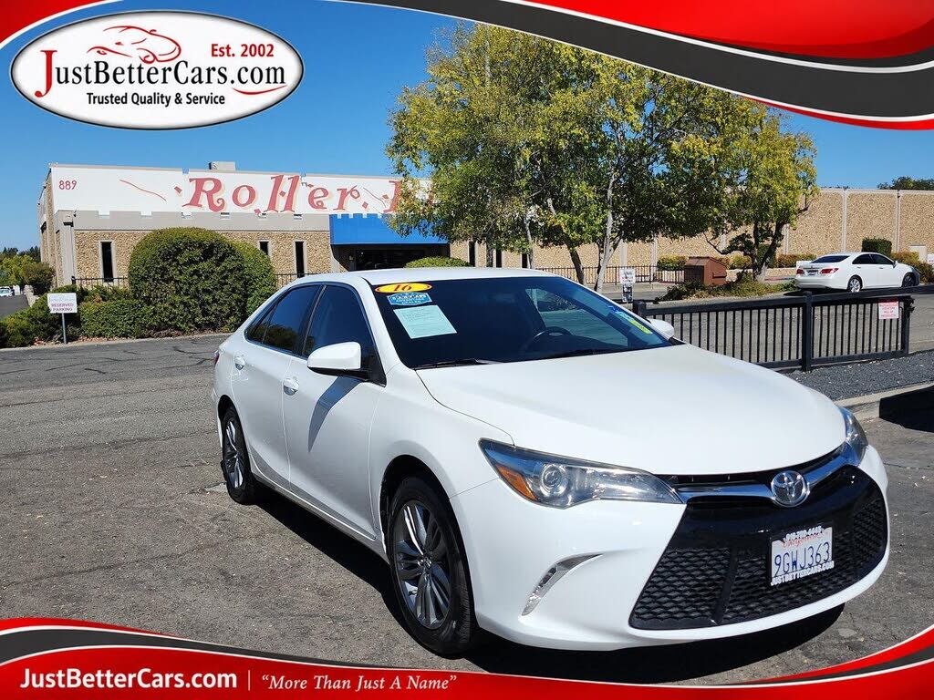 2016 TOYOTA Camry