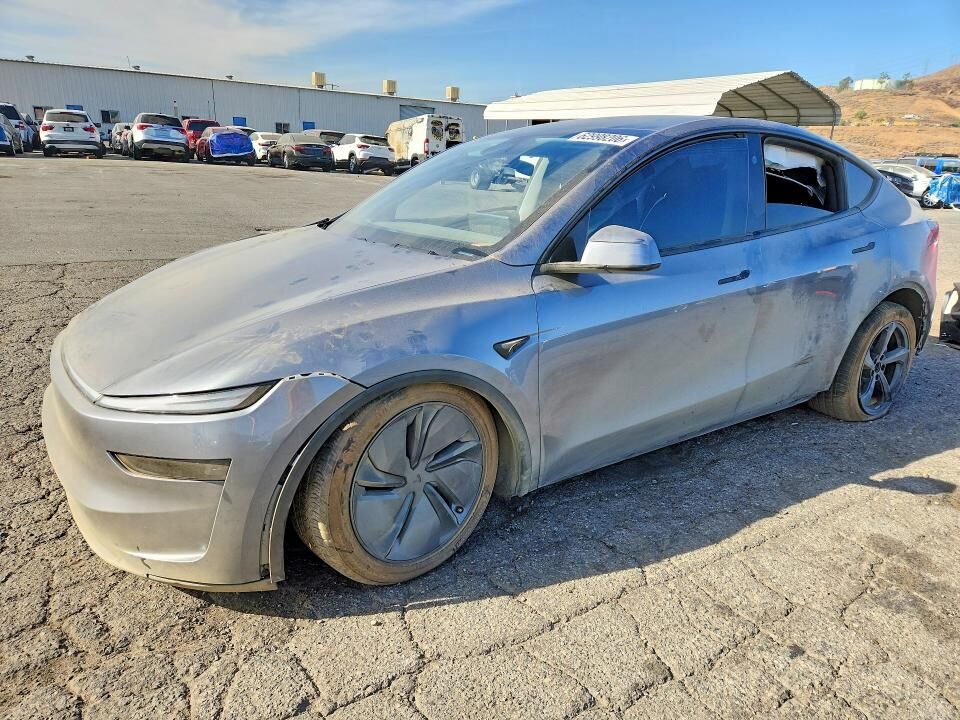 2026 TESLA Model Y