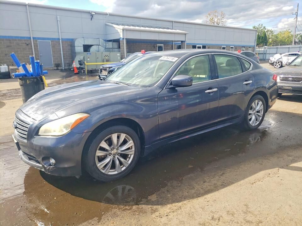 2011 INFINITI M37