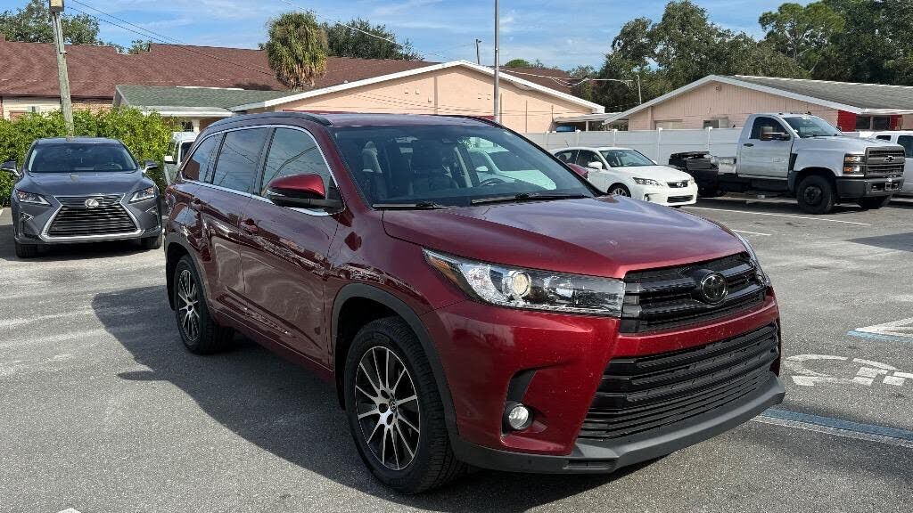2017 TOYOTA Highlander