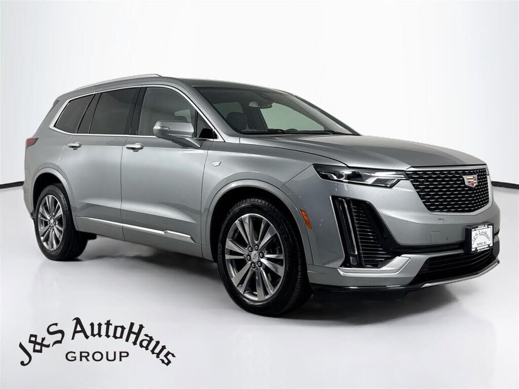 2025 CADILLAC XT6