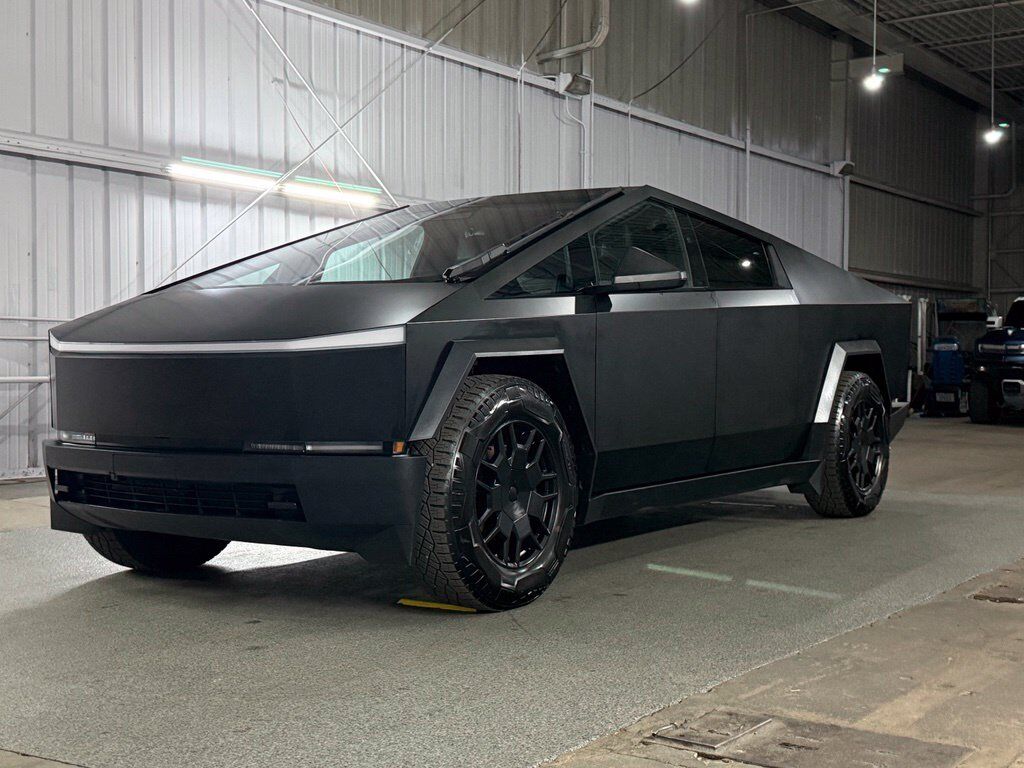 2024 TESLA Cybertruck