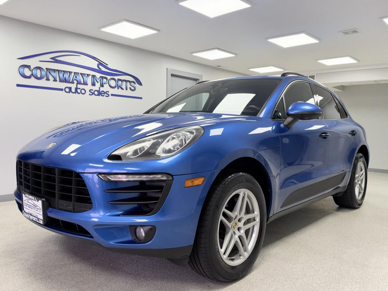 2017 PORSCHE Macan