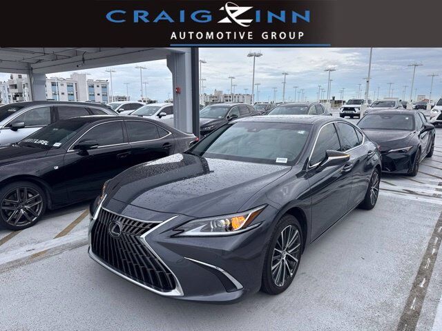 2025 LEXUS ES