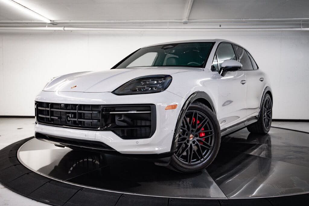 2026 PORSCHE Cayenne