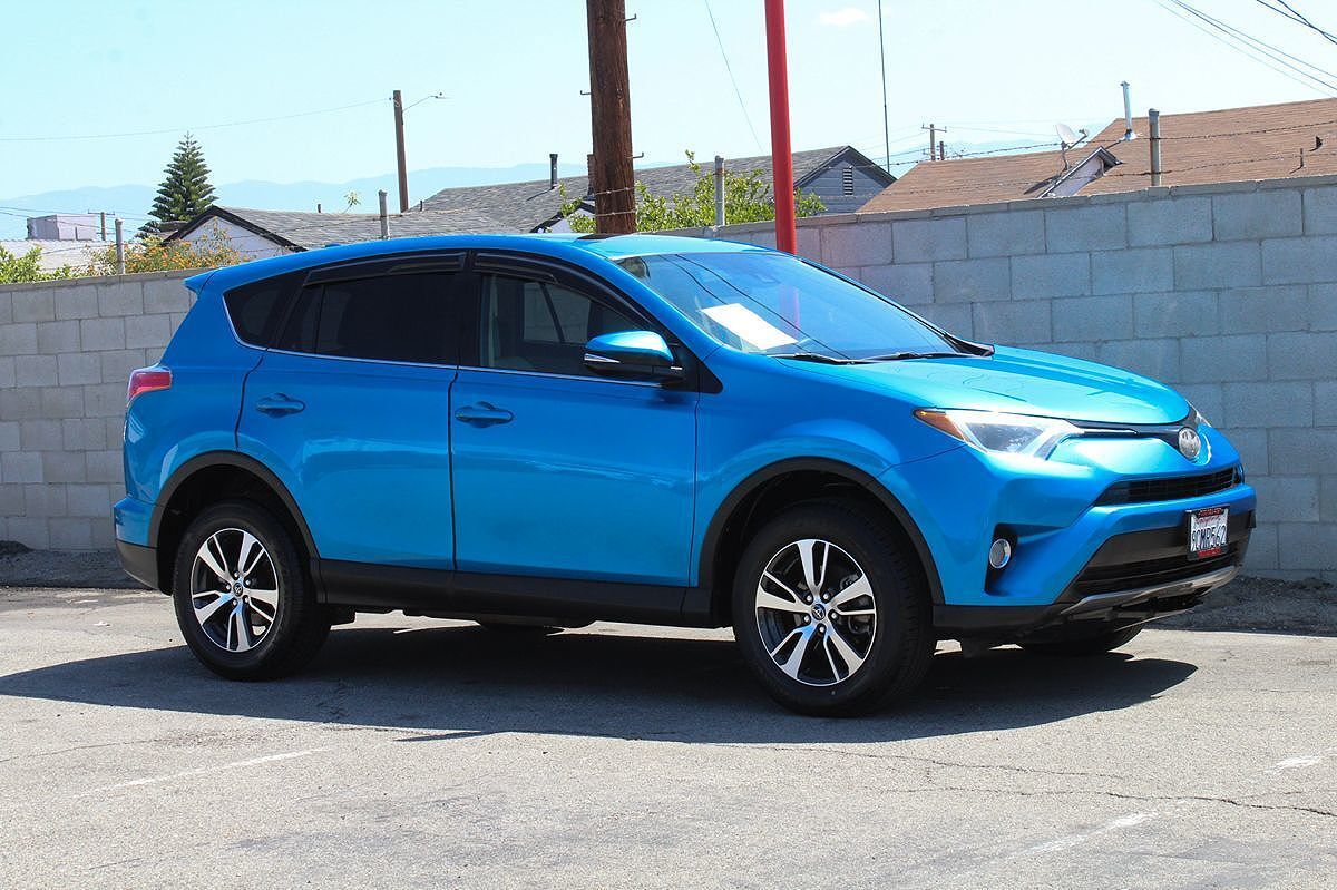 2017 TOYOTA RAV4