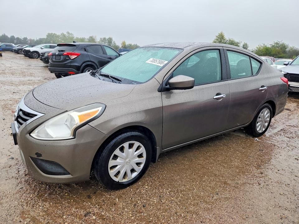2016 NISSAN Versa
