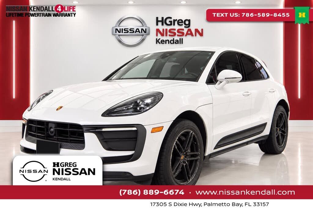2022 PORSCHE Macan