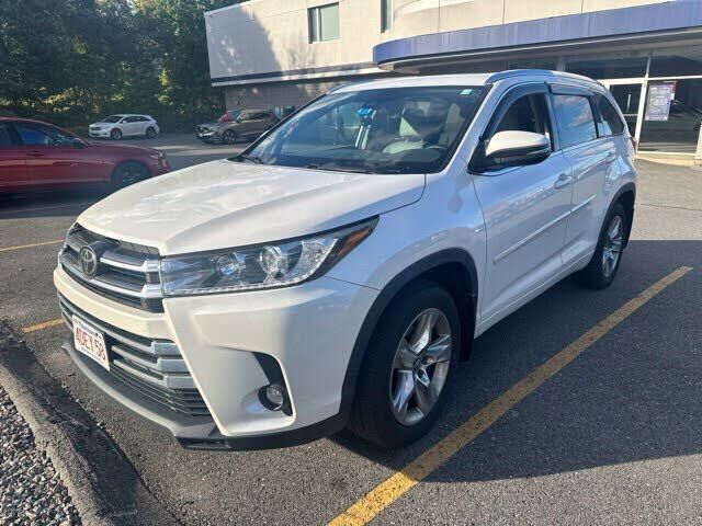 2019 TOYOTA Highlander