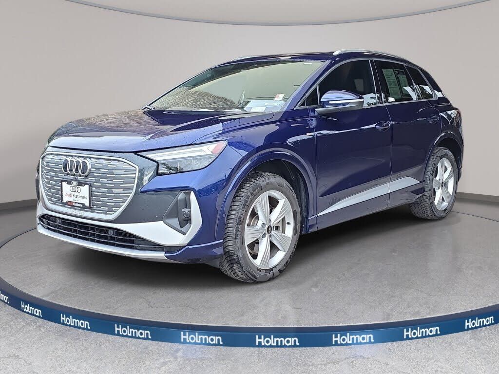 2023 AUDI Q4