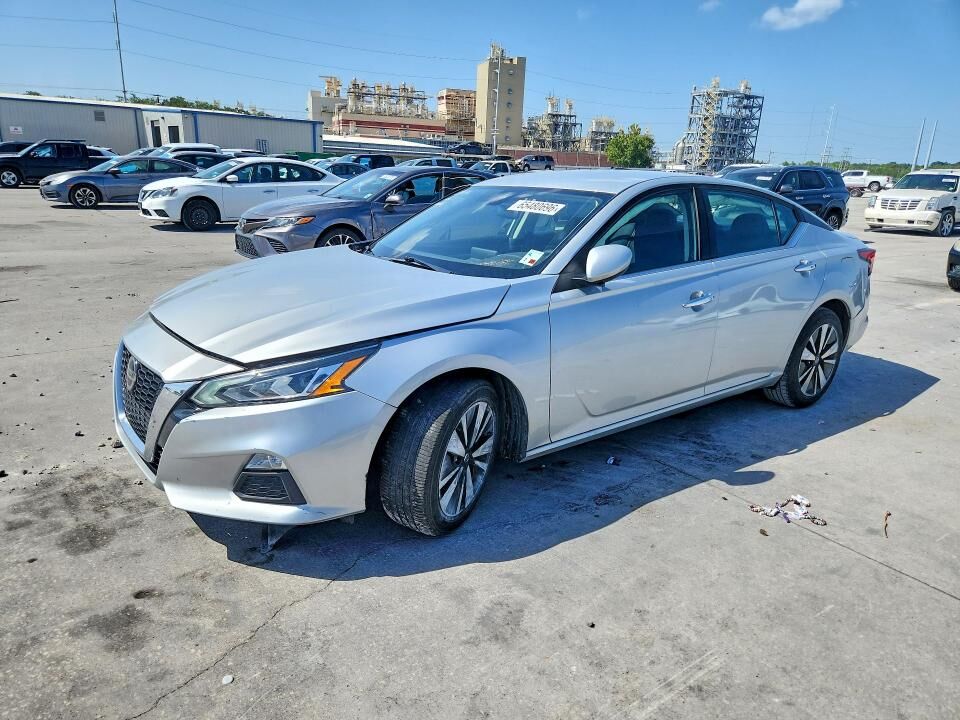 2022 NISSAN Altima