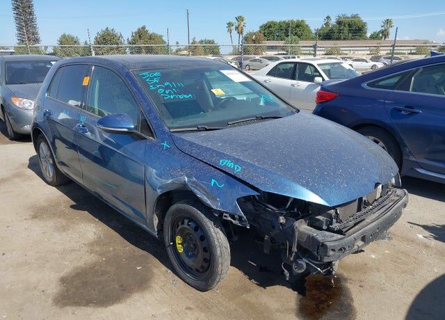 2016 VOLKSWAGEN Golf