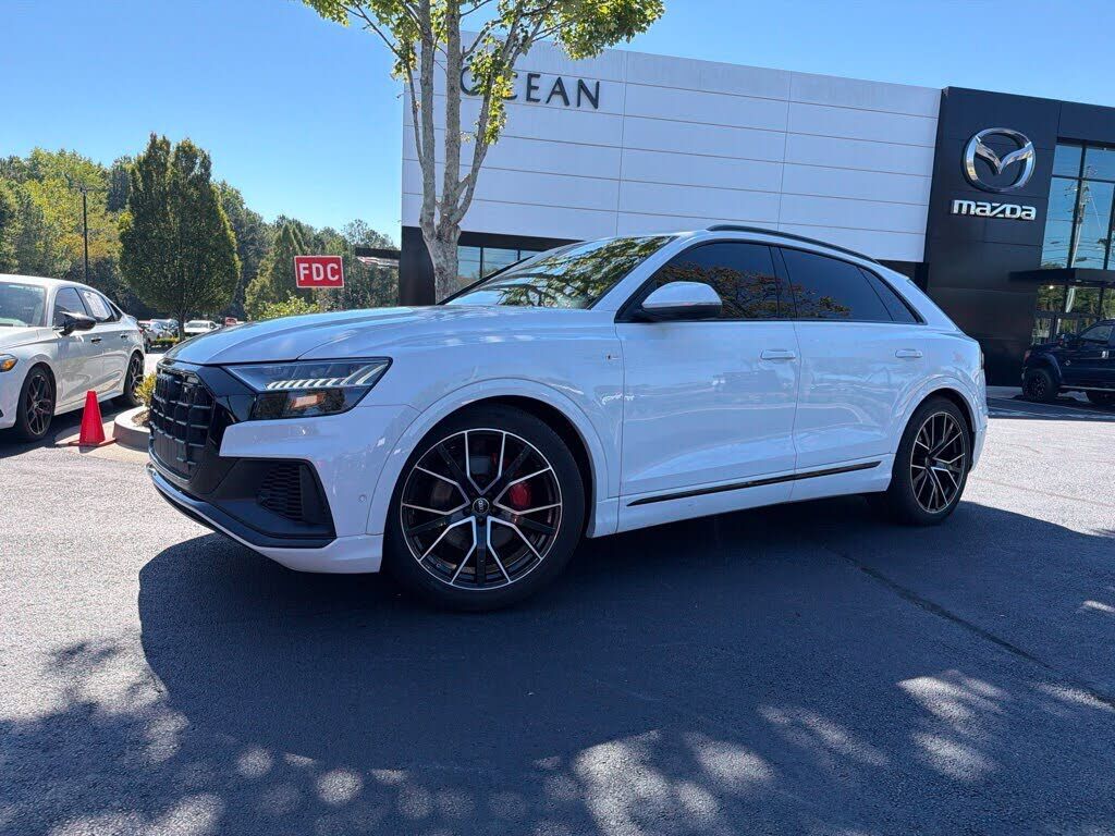 2022 AUDI Q8