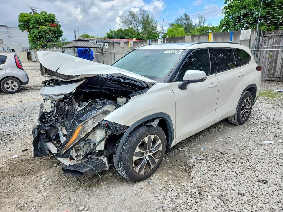 2020 TOYOTA Highlander