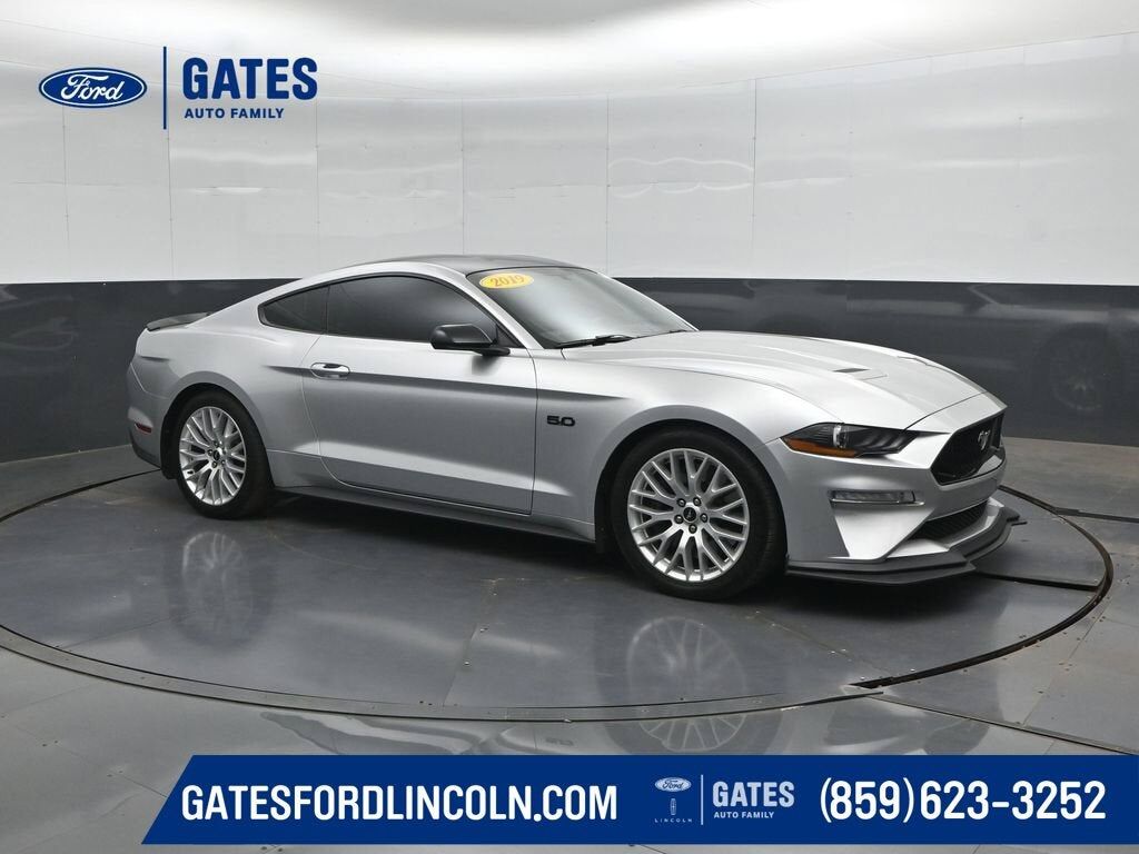 2019 FORD Mustang