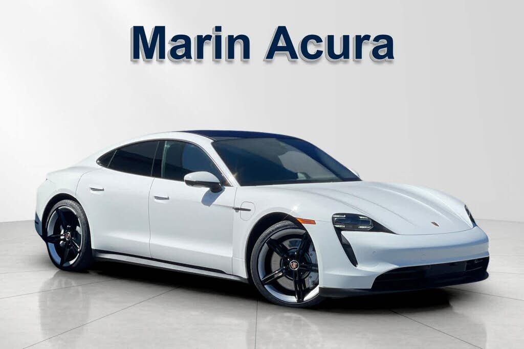 2022 PORSCHE Taycan