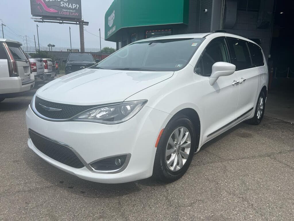 2017 CHRYSLER Pacifica