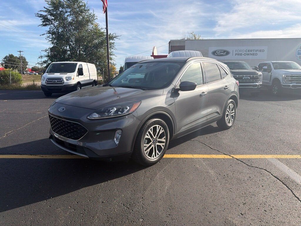 2021 FORD Escape