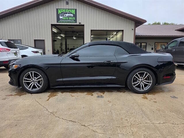 2017 FORD Mustang