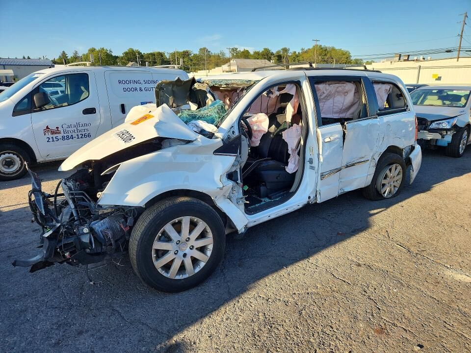 2015 CHRYSLER Town and Country