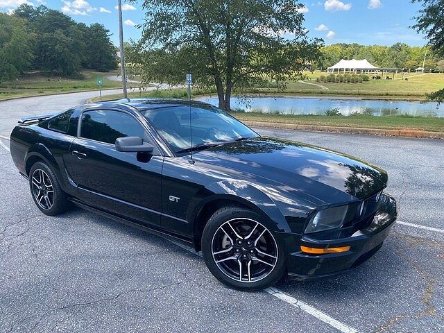 2005 FORD Mustang