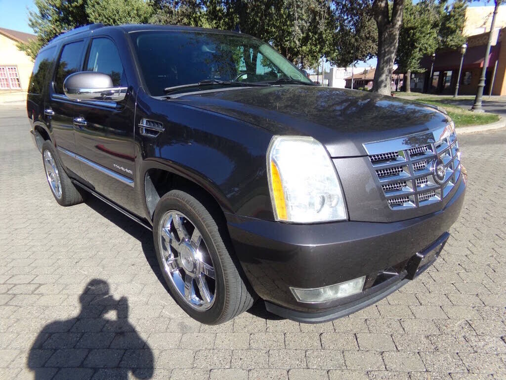 2010 CADILLAC Escalade