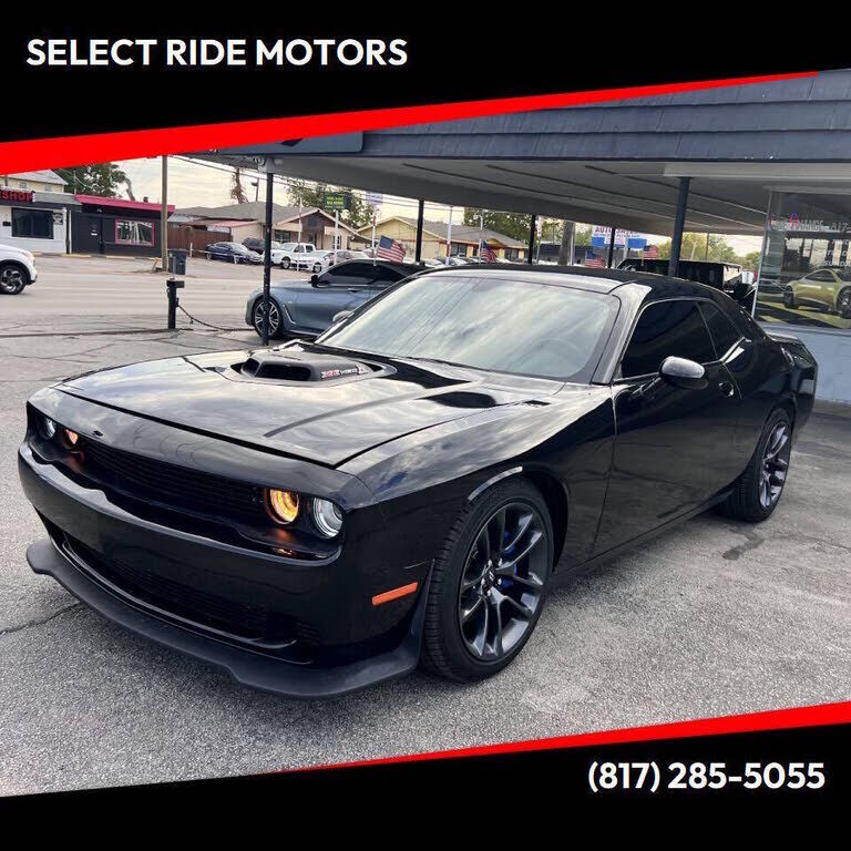 2017 DODGE Challenger