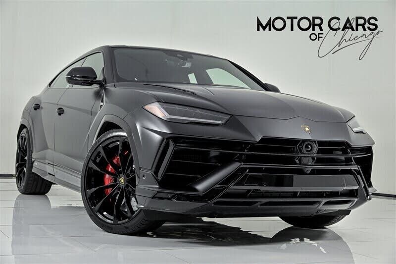 2023 LAMBORGHINI URUS
