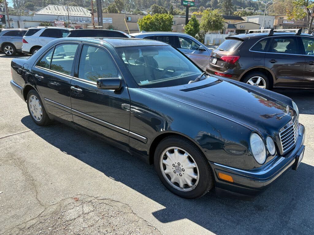 1996 MERCEDES-BENZ E-Class