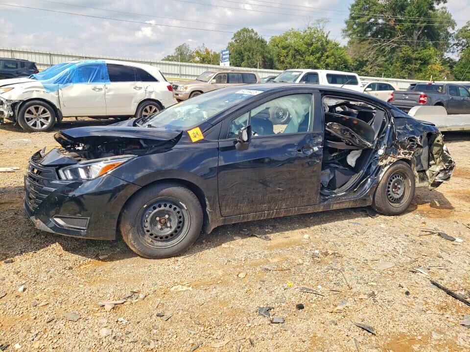 2024 NISSAN Versa
