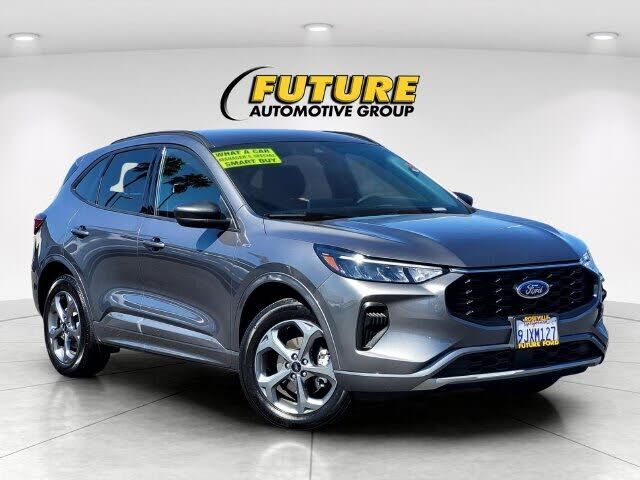 2023 FORD Escape