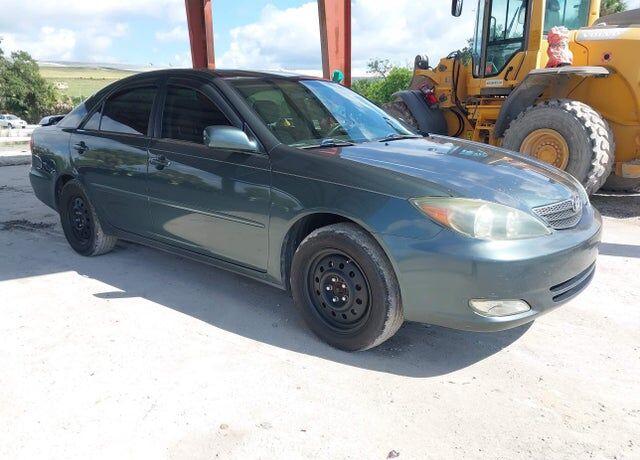 2004 TOYOTA Camry