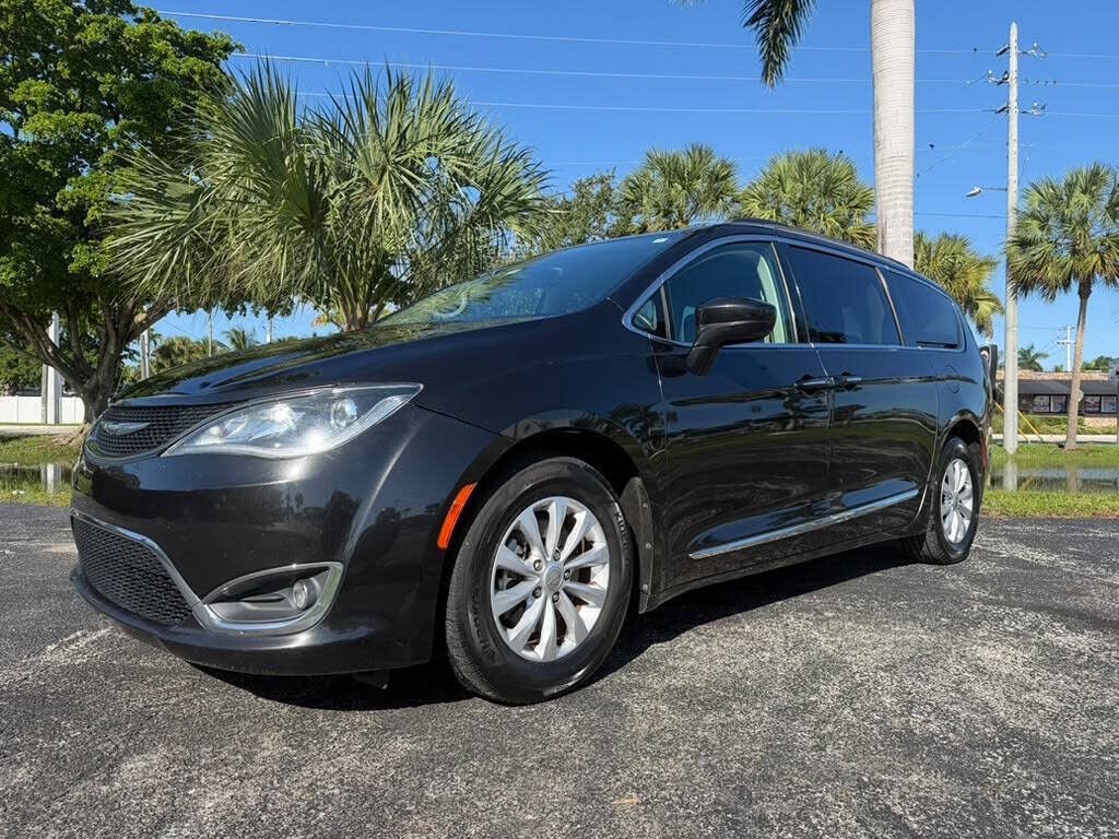 2017 CHRYSLER Pacifica