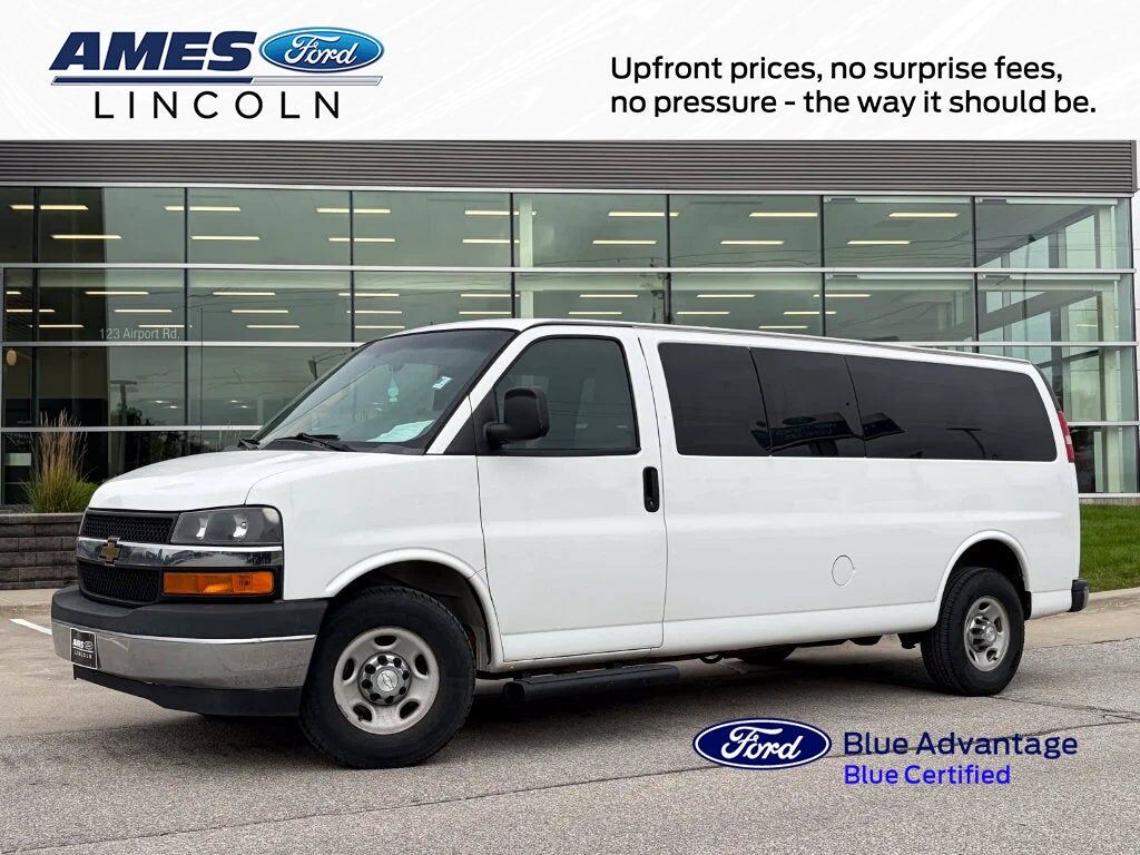 2017 CHEVROLET Express