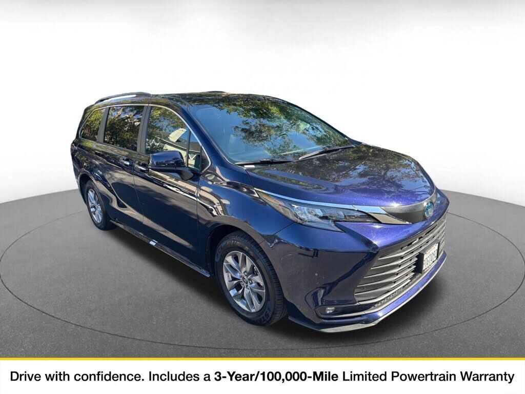 2025 TOYOTA Sienna