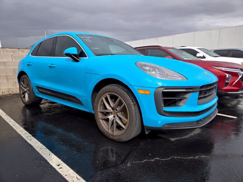 2022 PORSCHE Macan