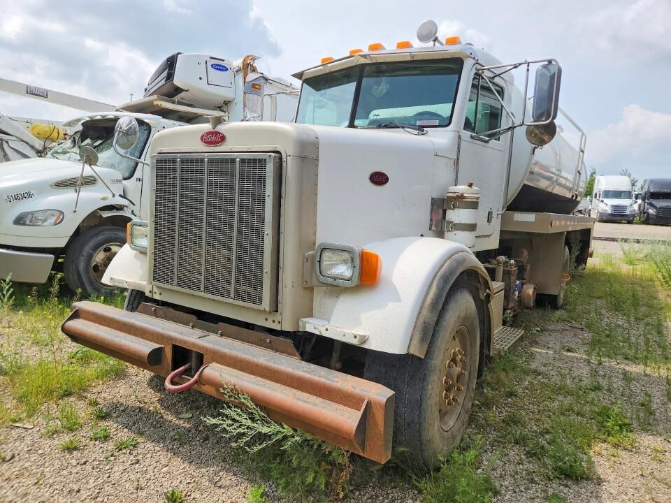 2004 PETERBILT 357