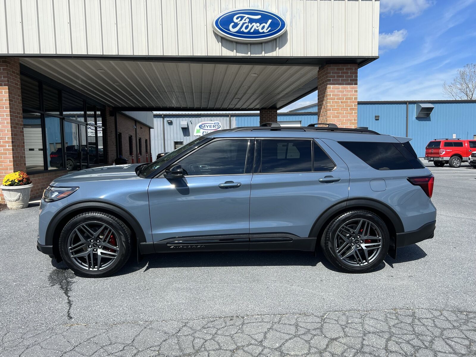 2025 FORD Explorer